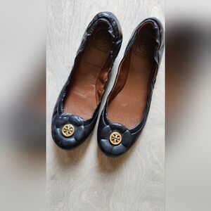 Tory Burch All  Leather Flower Ballet Flats Sz 9‎